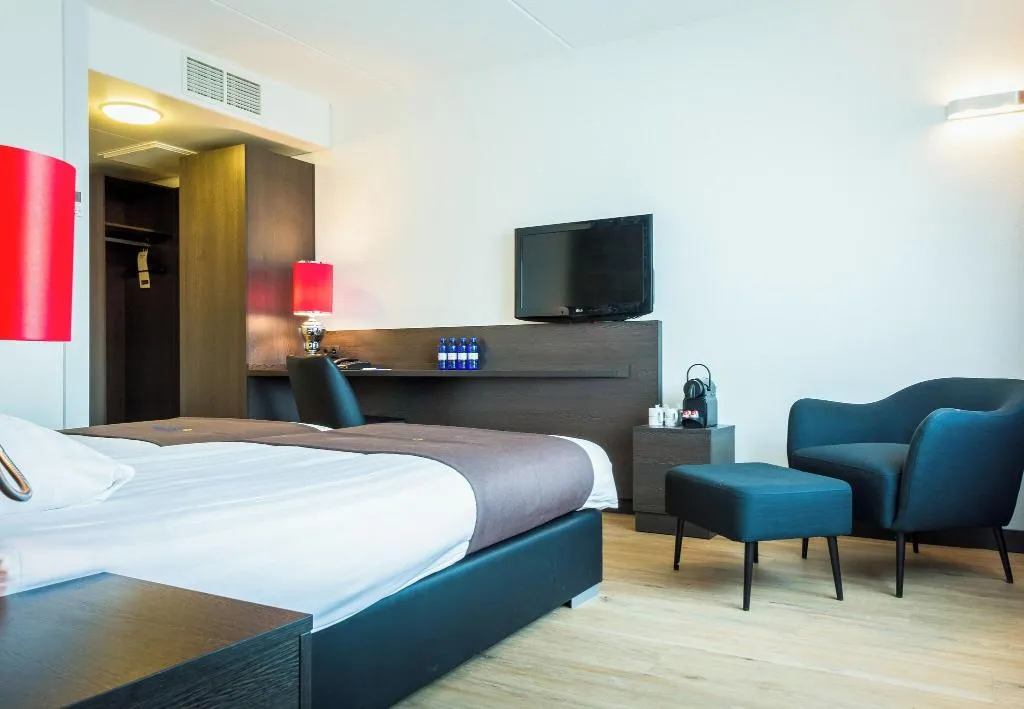 TWIN DELUXE TWO BEDS Room, Bastion Hotel Amsterdam Amstel, Amsterdam