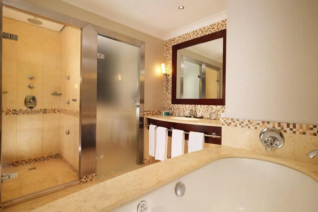 Room, Sheraton Grand Krakow, Krakow