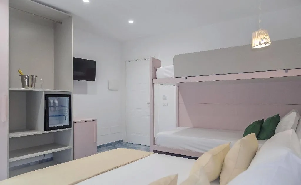 QUADRUPLE SUPERIOR WITH BALCONY Room, Maison Matie B&B Ercolano, Naples