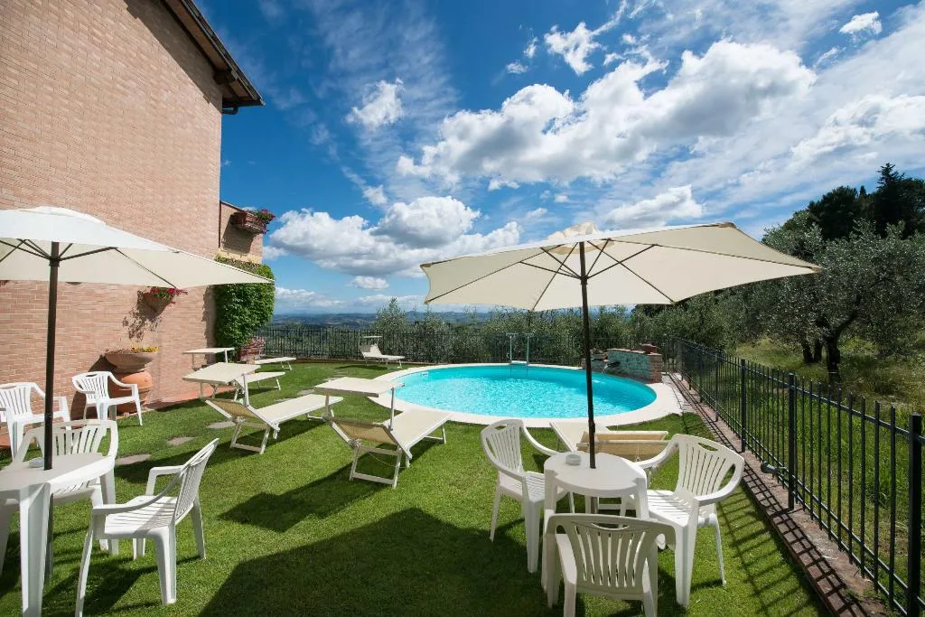 Pool, Casa Lari, Florence