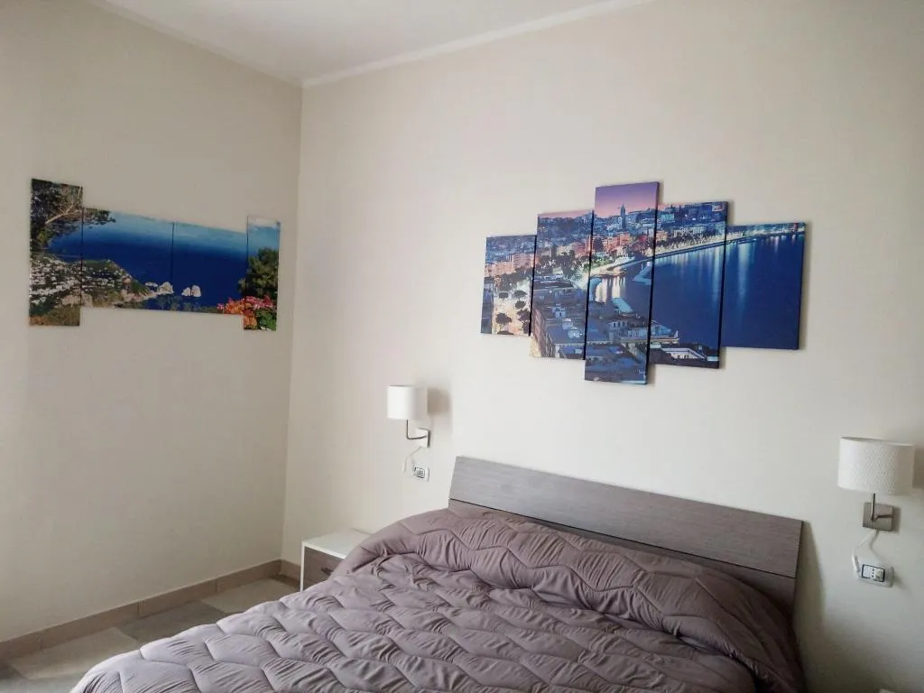 Room, B&B La Dimora del Conte, Naples