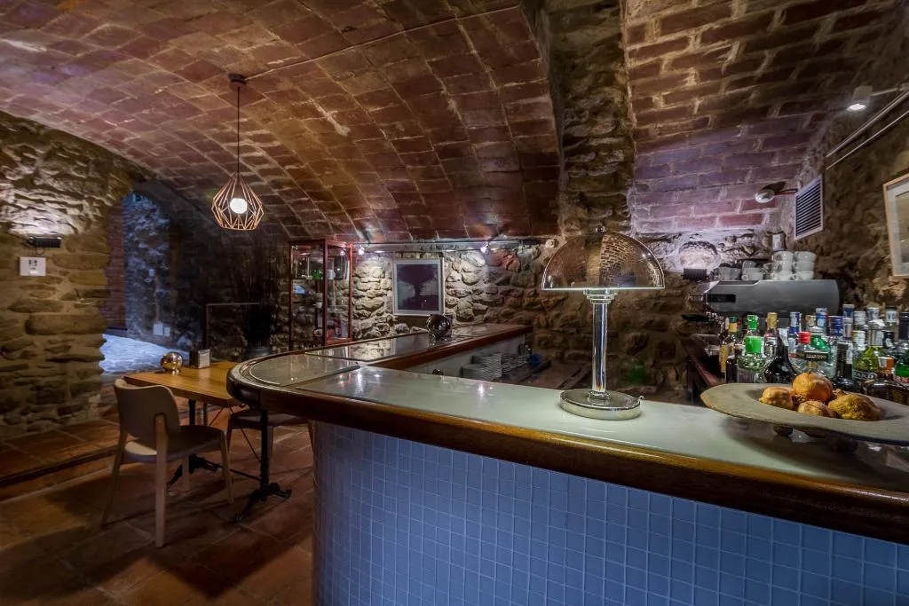 Bar, La Plaça Madremanya, Costa Brava