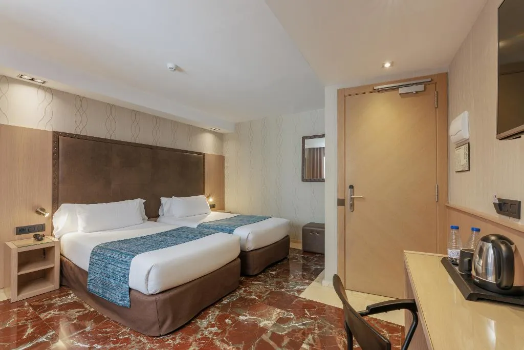 DOUBLE STANDARD Room, Hotel Gotico, Barcelona