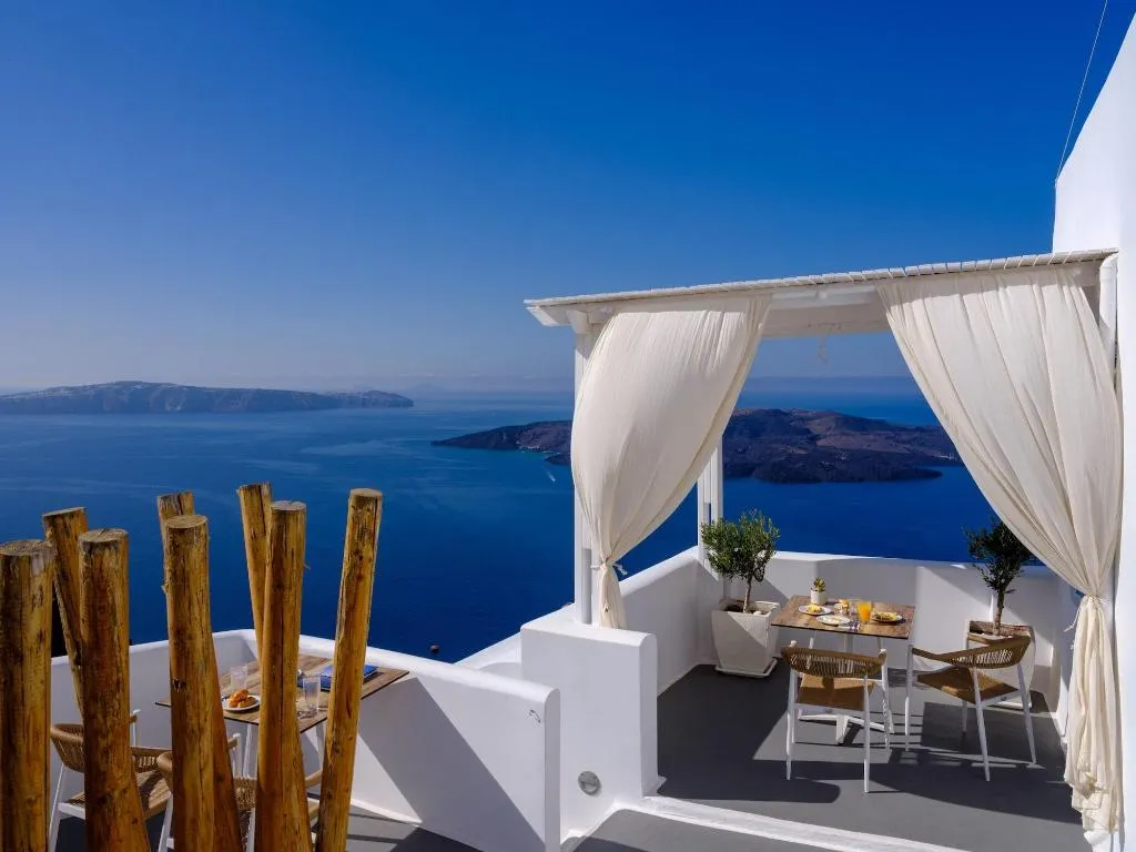 Room, Kamares Apartments, Santorini