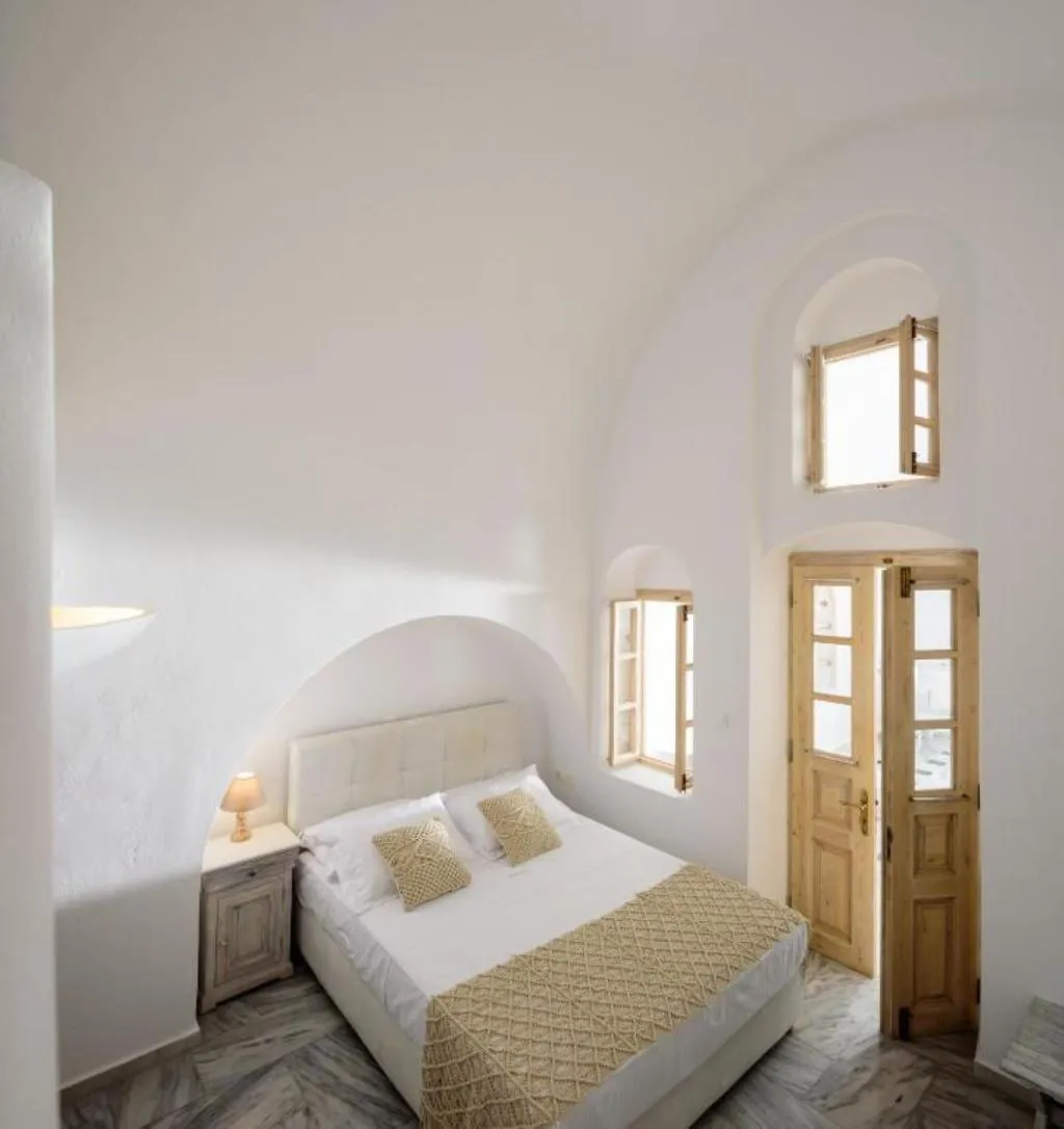 CAVE ONE BEDROOM ONE BATHROOM Room, Hotel Kallisto, Santorini