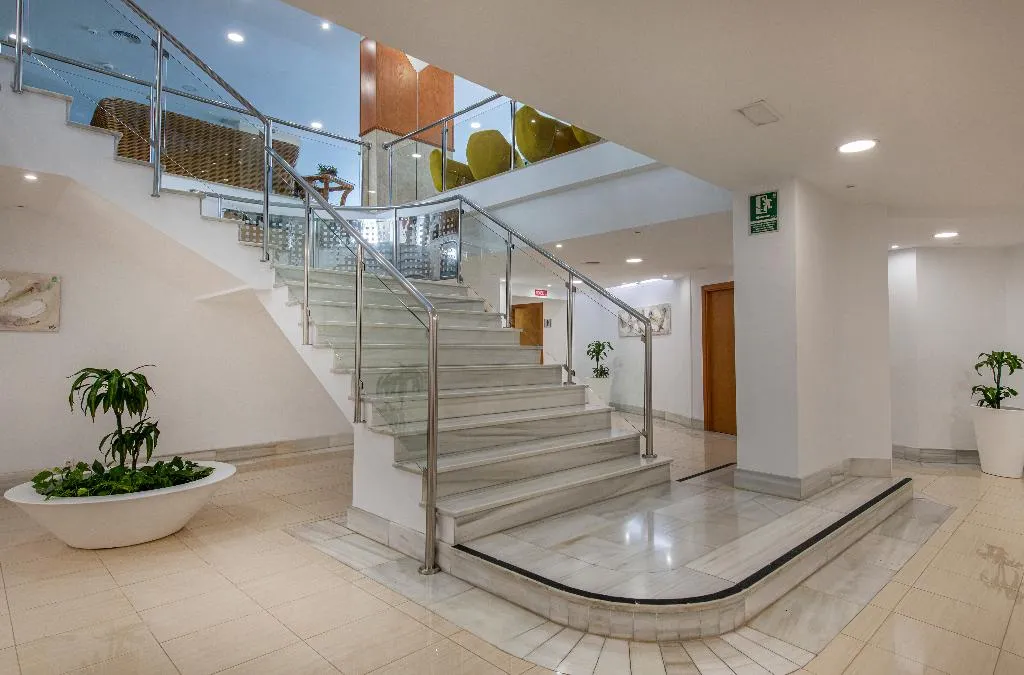 Lobby, Obelisco, Majorca