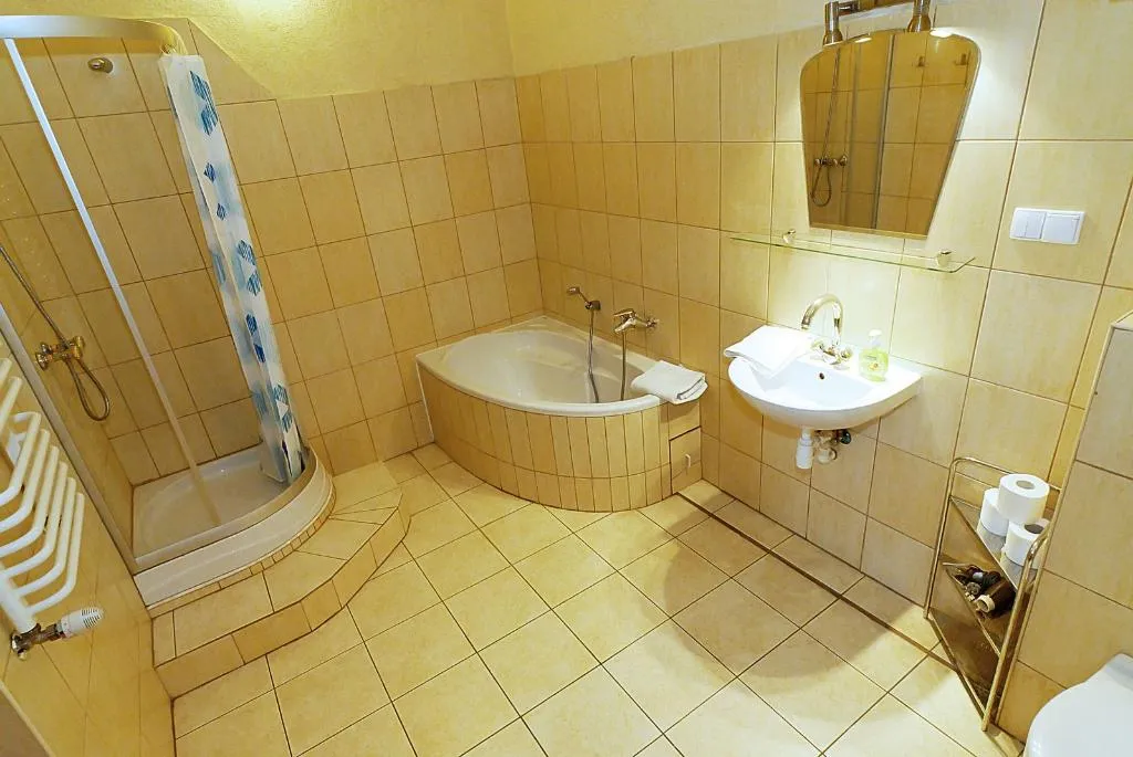 STUDIO CAPACITY 3 Room, P&J Tourist Apartments, Krakow