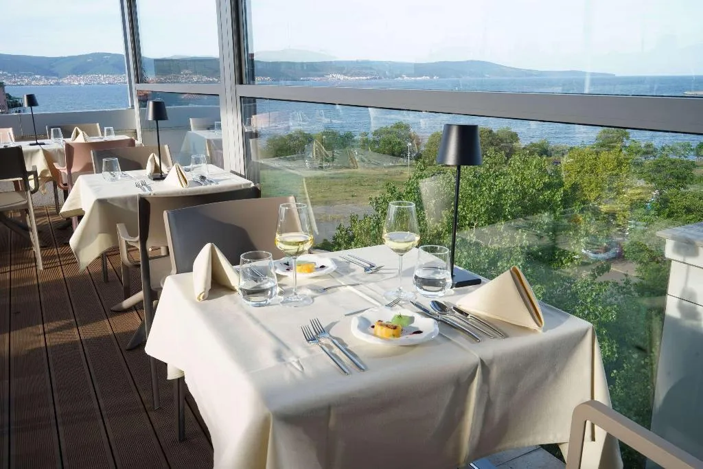 Restaurant, Hotel Marina Palace Affiliated by Melia, Bourgas