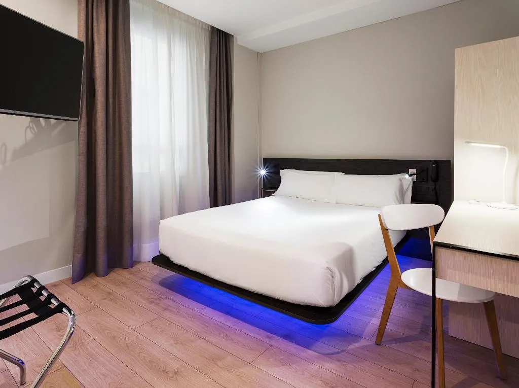 SINGLE STANDARD Room, B&B Hotel Madrid Centro Puerta del Sol, Madrid