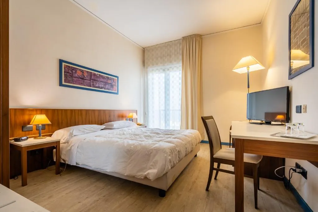 DOUBLE STANDARD Room, Europa Palace, Catania