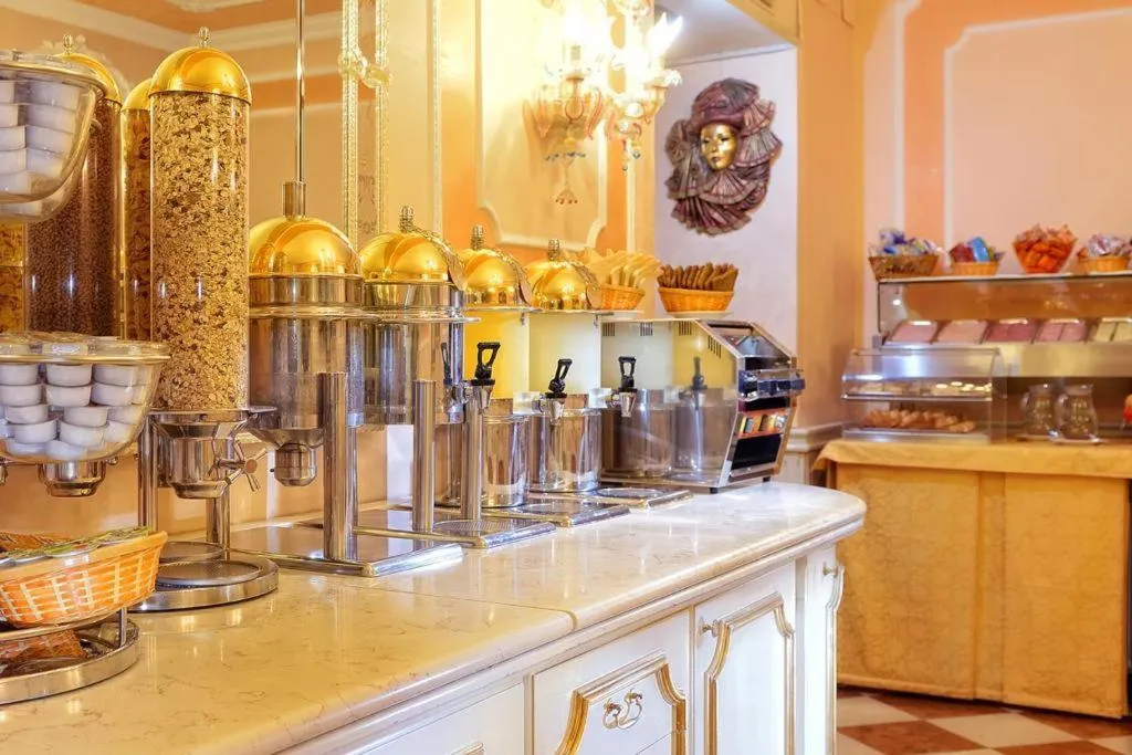 Restaurant, Canaletto, Venice