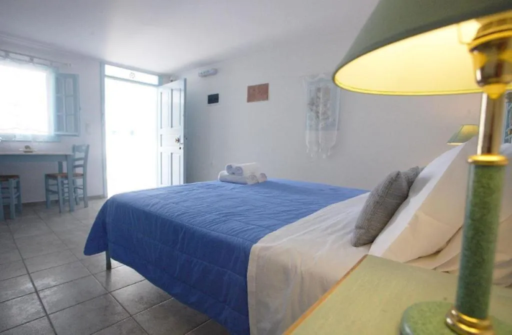 DOUBLE CAPACITY 2 ONE BEDROOM Room, Villa Venus Milos, Santorini