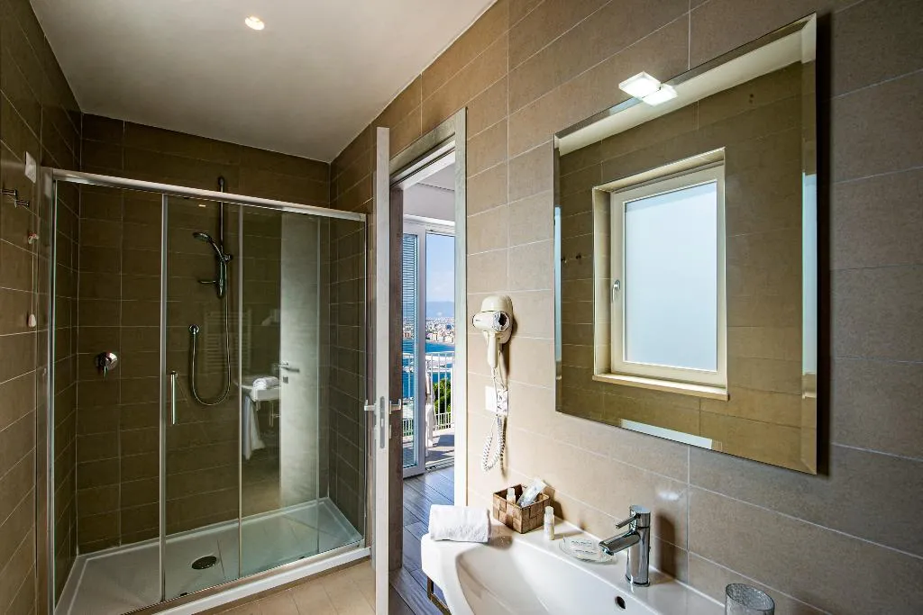 DOUBLE SUPERIOR SEA VIEW Room, Relais Manfredi, Naples