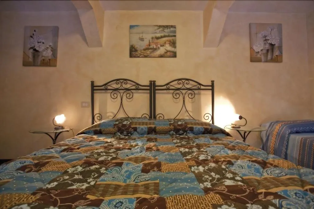 Room, Villa Carati, Palermo