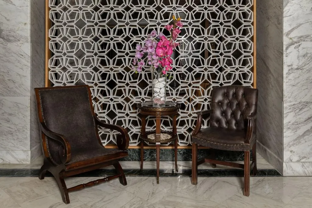 Lobby, Coral, Athens