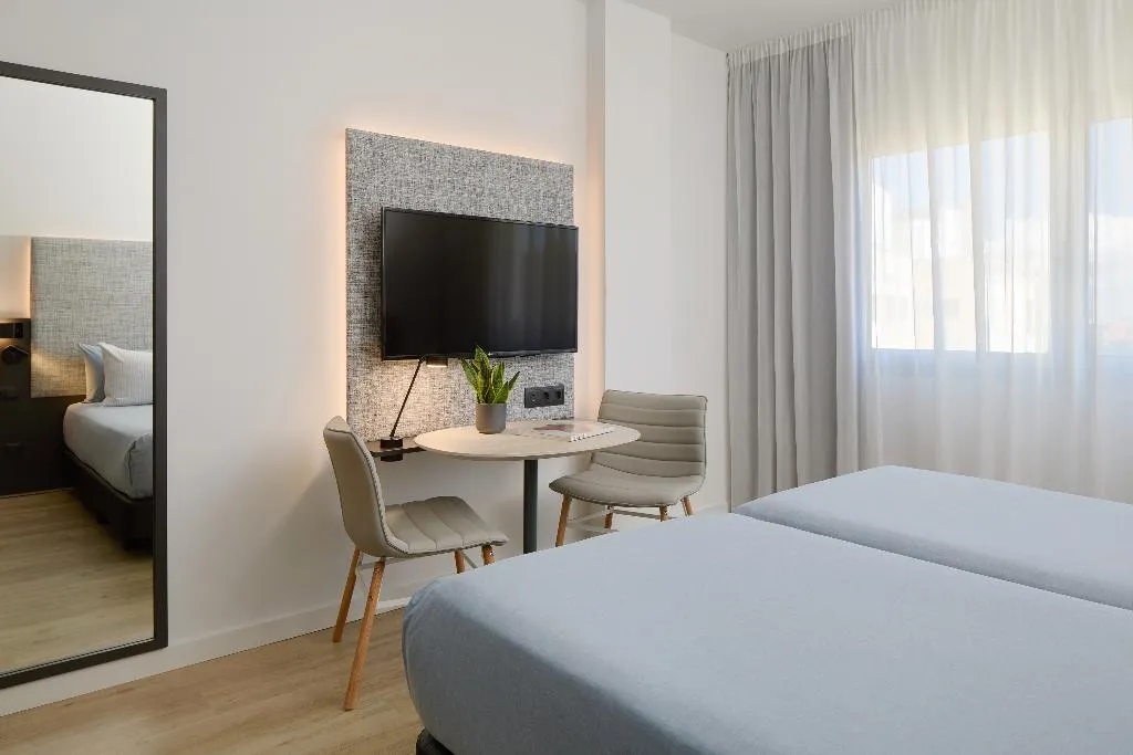 Double or Twin STANDARD Room, INNSiDE by Meliá Barcelona Apolo, Barcelona