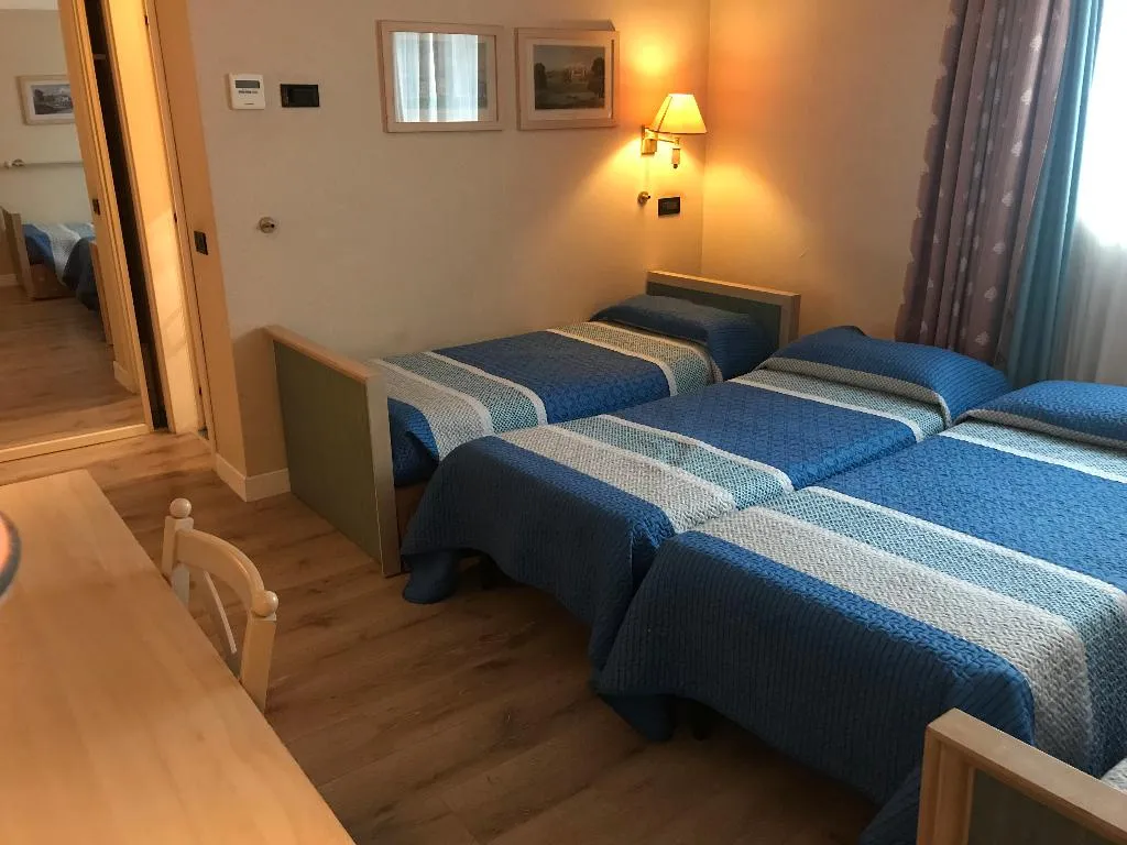 QUADRUPLE STANDARD Room, Green Park Hotel, Rome