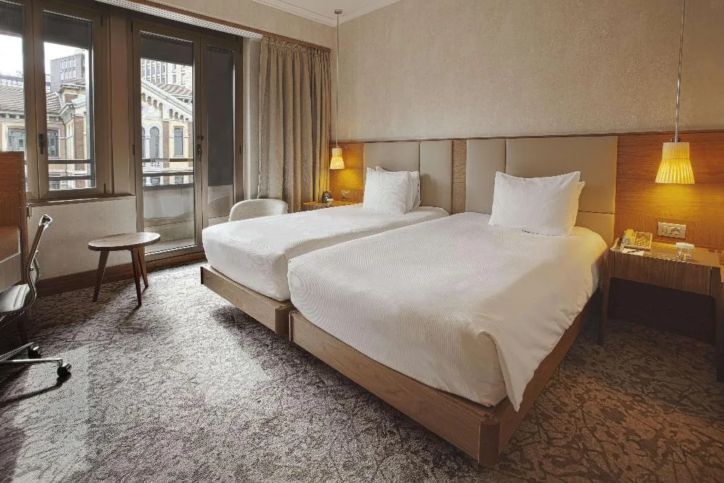 TWIN GUEST ROOM Room, Hilton Milan, Milan