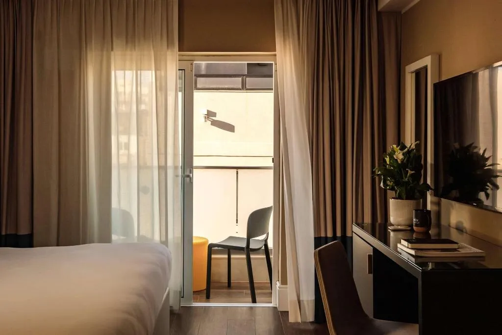 Double or Twin EXECUTIVE KING BED Room, Hotel 115 The Strand Hotel and Suites, Malta