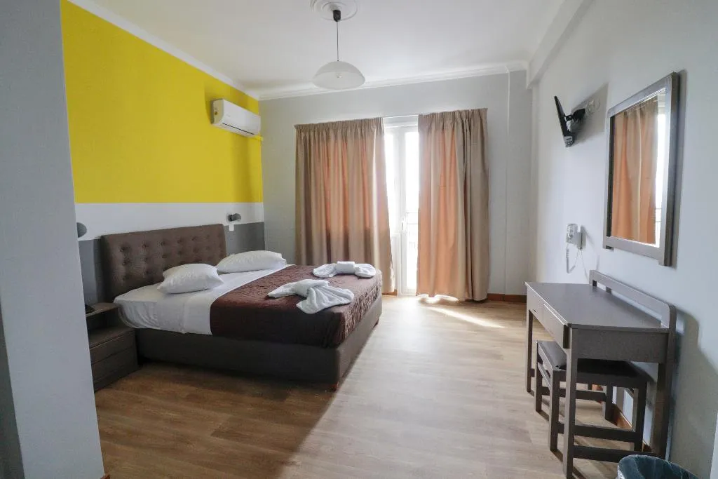 DOUBLE STANDARD Room, Athens Hawks, Athens