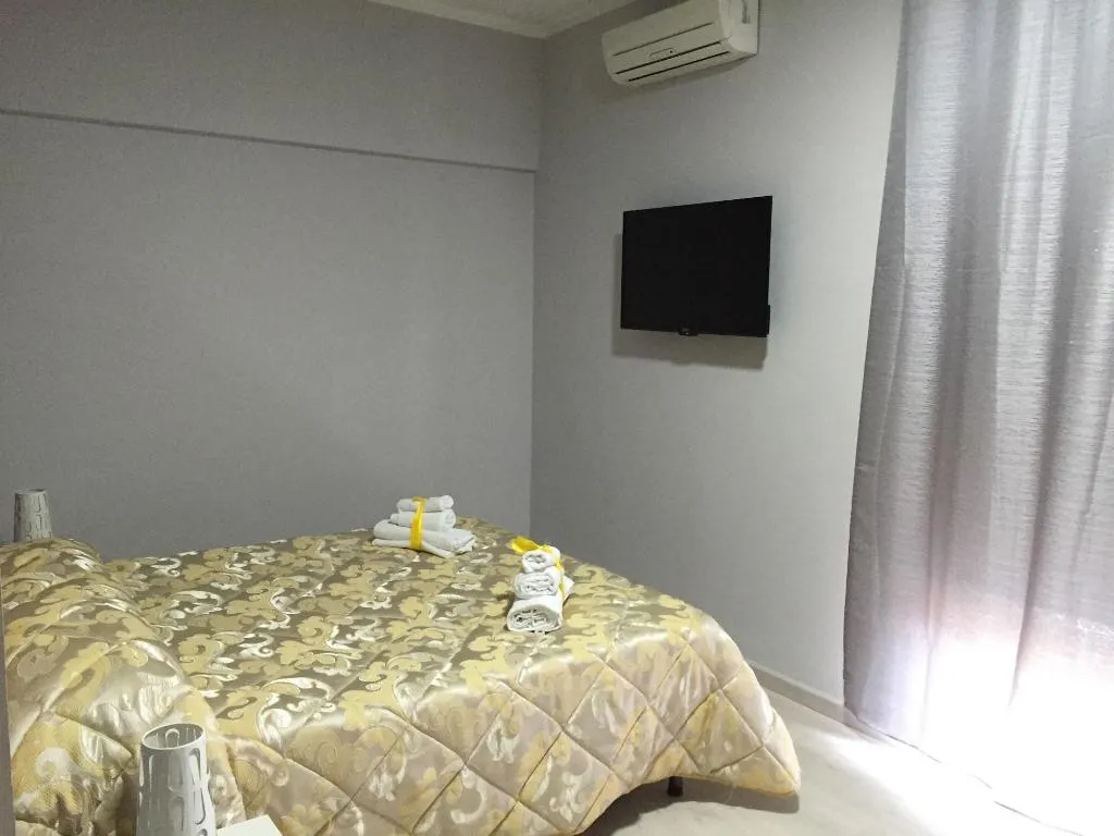 Room, B&B Sirentum, Naples