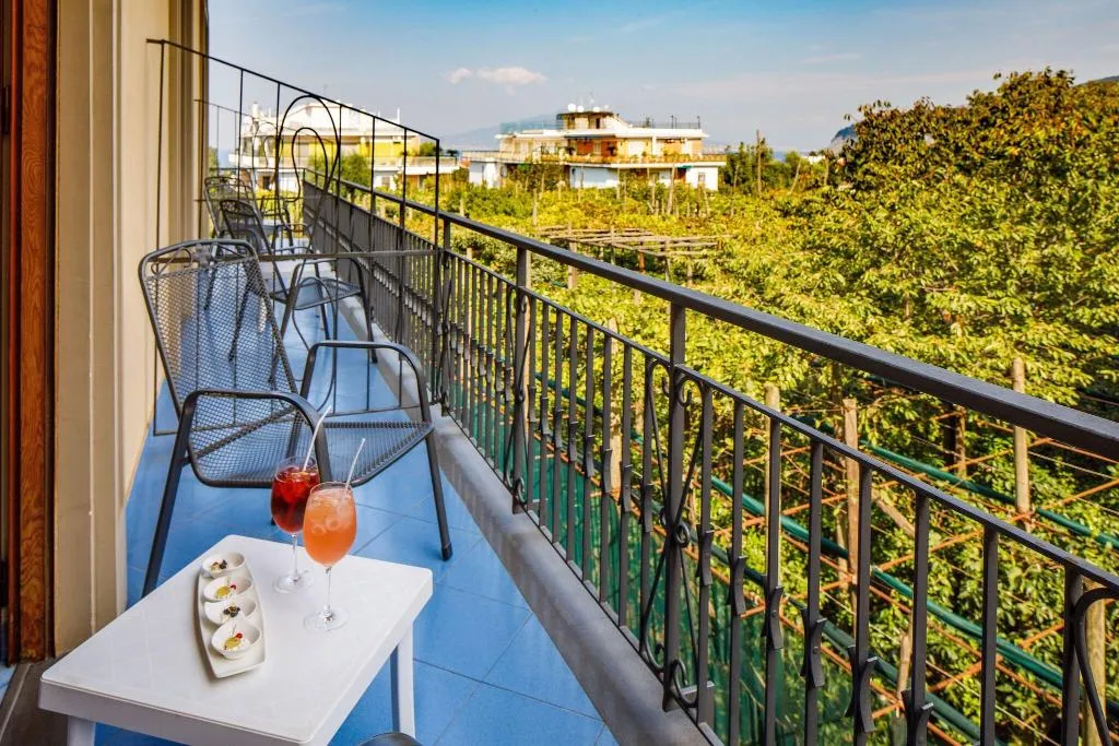 TRIPLE STANDARD Room, Zi' Teresa, Naples
