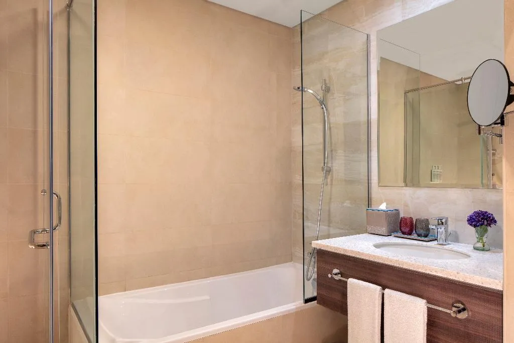 APARTMENT SUPERIOR THREE BEDROOMS Room, Avani Plus Palm View Dubai Hotel and Suites, Dubai