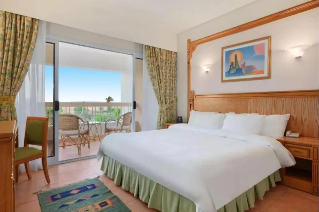 SINGLE DELUXE Room, Long Beach Resort, Red Sea Riviera