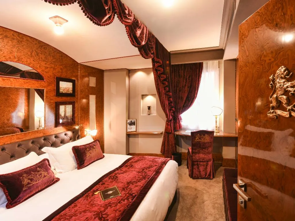 Double or Twin SUPERIOR KING BED Room, Papadopoli Hotel Venezia - MGallery Collection, Venice