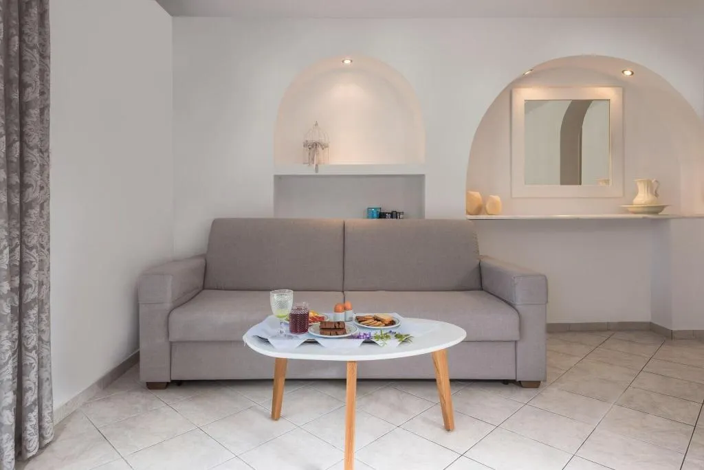 JUNIOR SUITE QUEEN SIZE BED Room, Hermes, Santorini