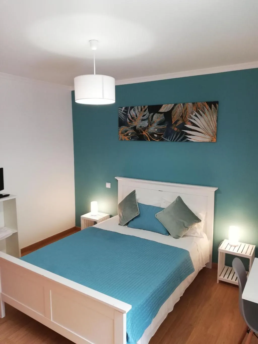Room, Fx Pena, Madeira