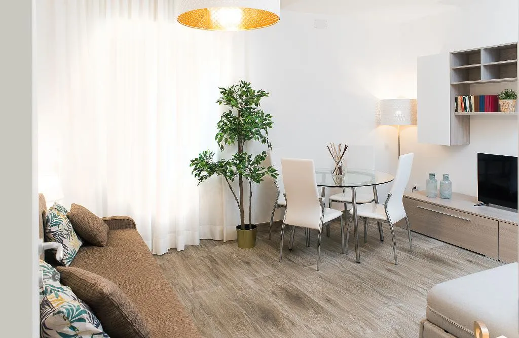 APARTMENT CAPACITY 5 Room, Residenza Flegrea, Naples