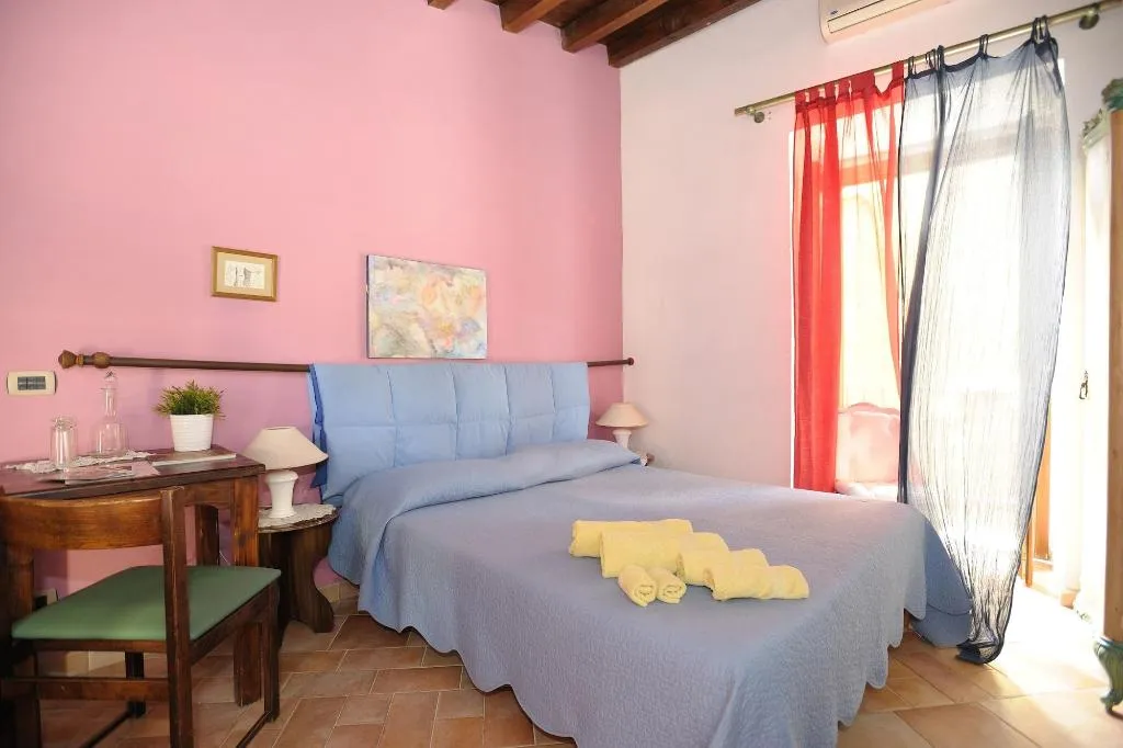 Room, Arco Ubriaco, Catania