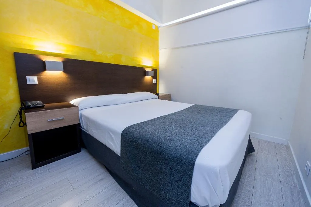 APARTMENT CAPACITY 2 Room, Apartamentos Recoletos, Madrid