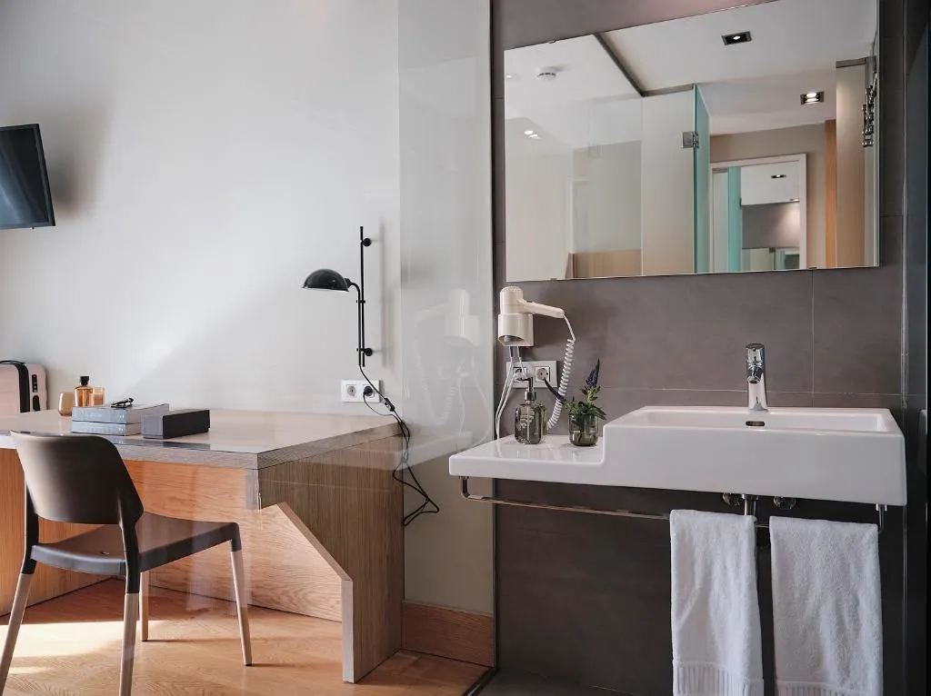 DOUBLE SUPERIOR Room, Qgat Suites & Events, Barcelona