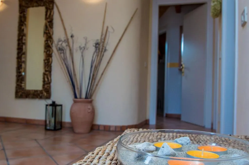 Lobby, Villamirella, Naples