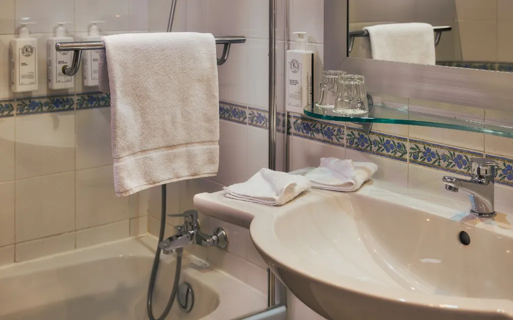 TWIN CLASSIC Room, Verdi St Georges Bay Marina, Malta