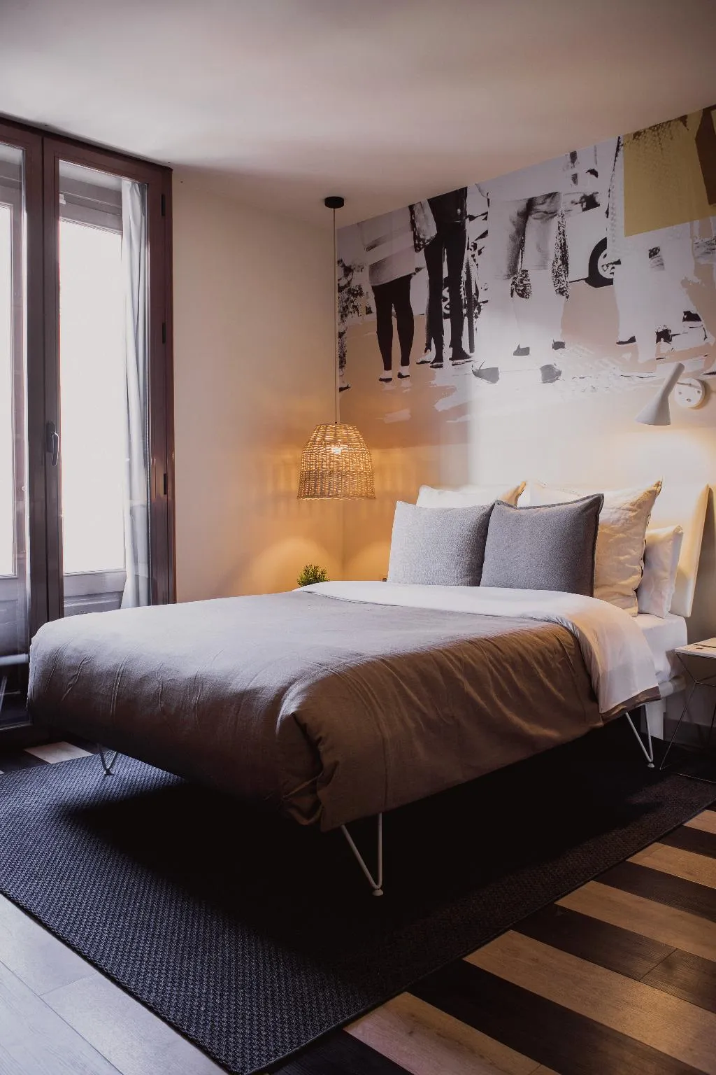Room, room Select Sol, Madrid