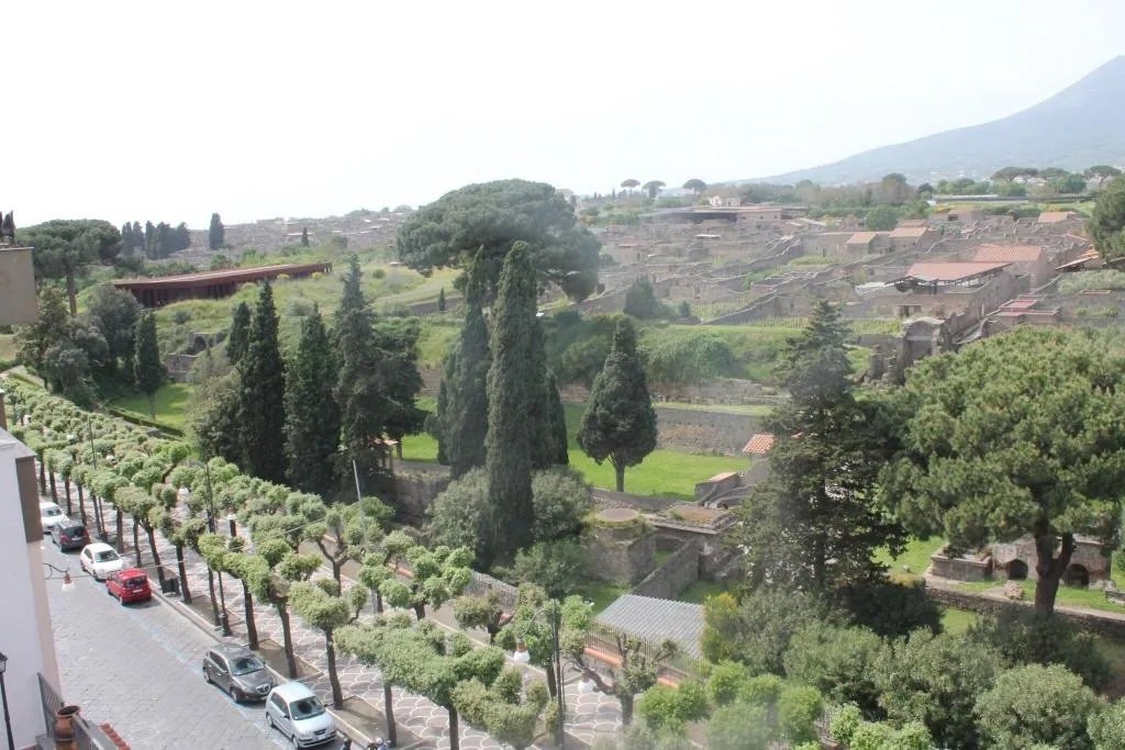 General view, Hotel Del Sole, Naples