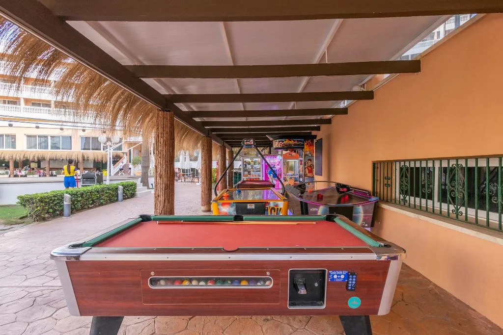 Sports and Entertainment, Hotel Parasol by Dorobe, Costa Del Sol