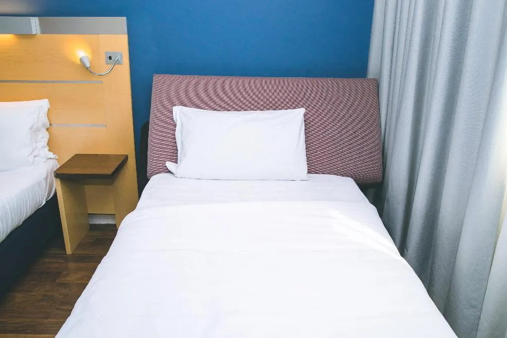 DOUBLE QUEEN SIZE BED Room, Holiday Inn Express Milan-Malpensa Airport, Milan