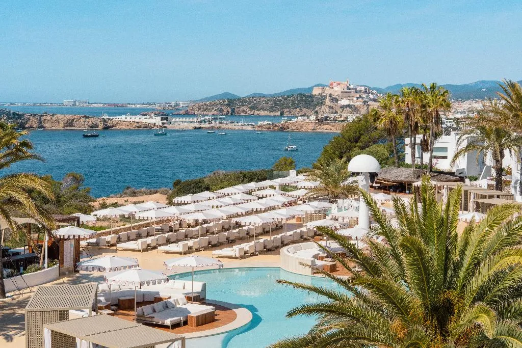 Pool, Destino Five Ibiza 5 Grand Luxe Resort, Ibiza