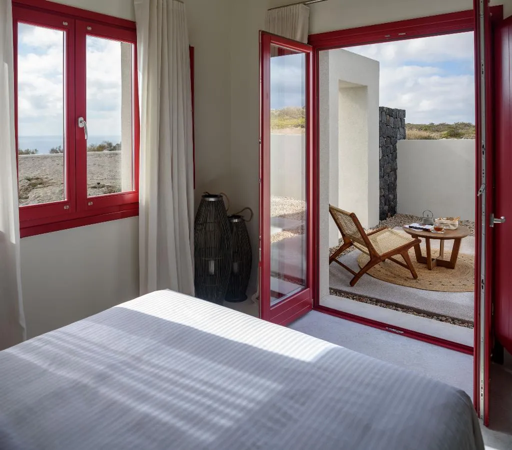 SUITE COMFORT Room, Potnia Theron Suites, Santorini