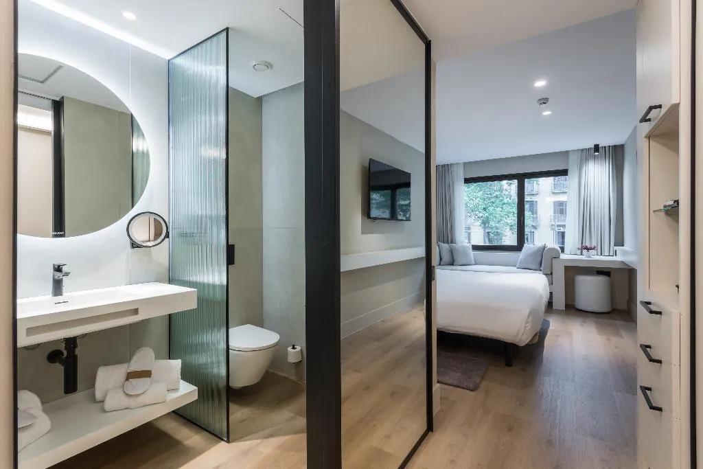 DOUBLE SINGLE USE PREMIER Room, Royal Ramblas, Barcelona