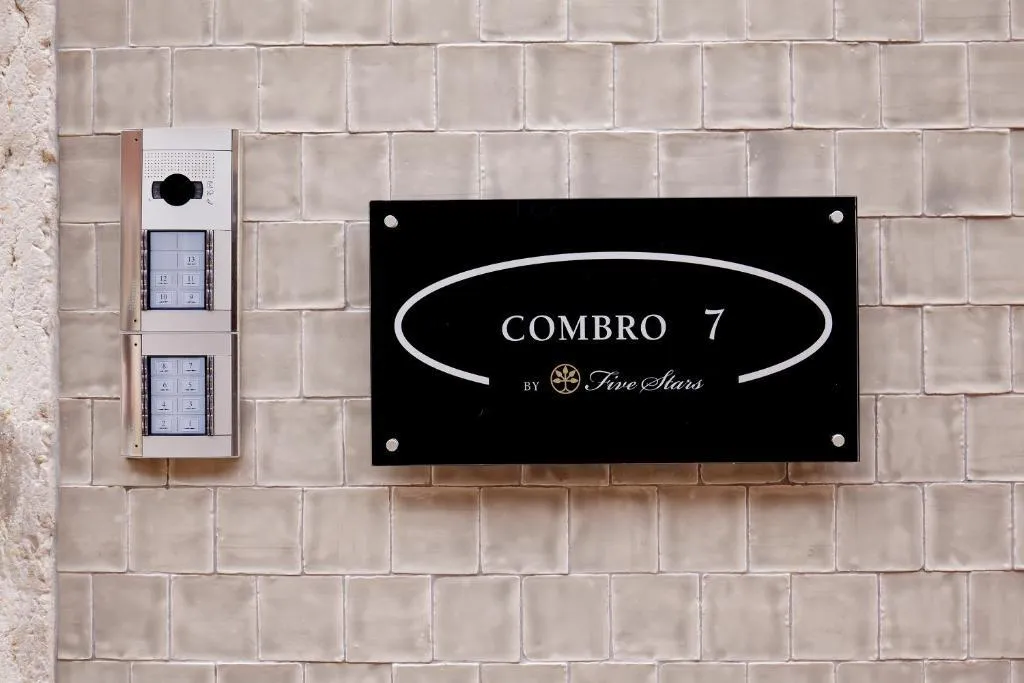APARTMENT SUPERIOR ONE BEDROOM Room, Lisbon Five Stars Apartments Combro 7, Lisbon