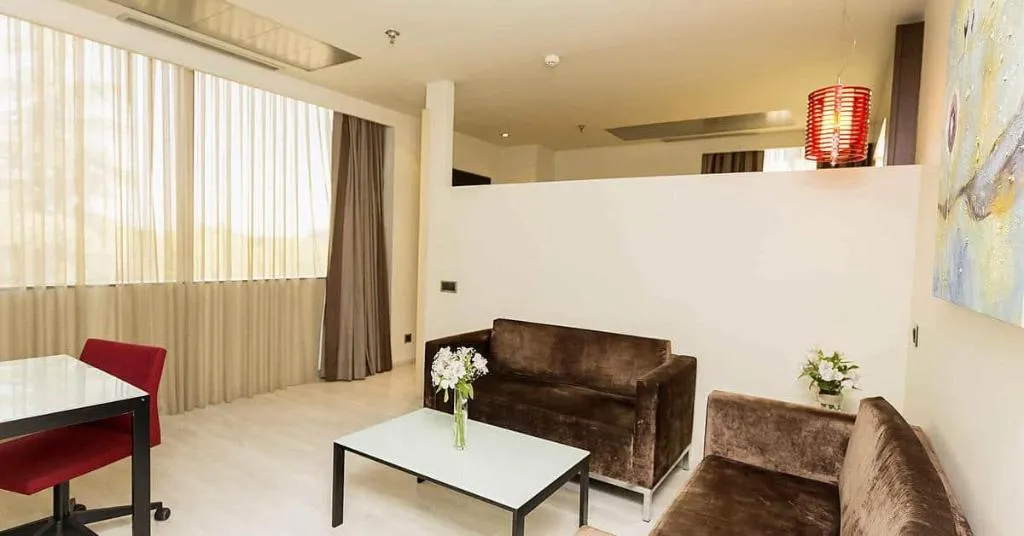 DOUBLE PREMIUM Room, Melia Avenida America, Madrid