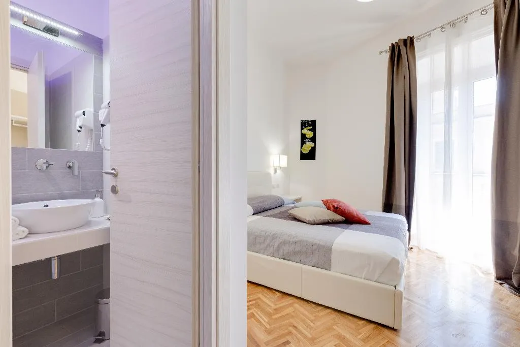 DOUBLE WITH BALCONY Room, Dolce Luxury Rooms, Rome