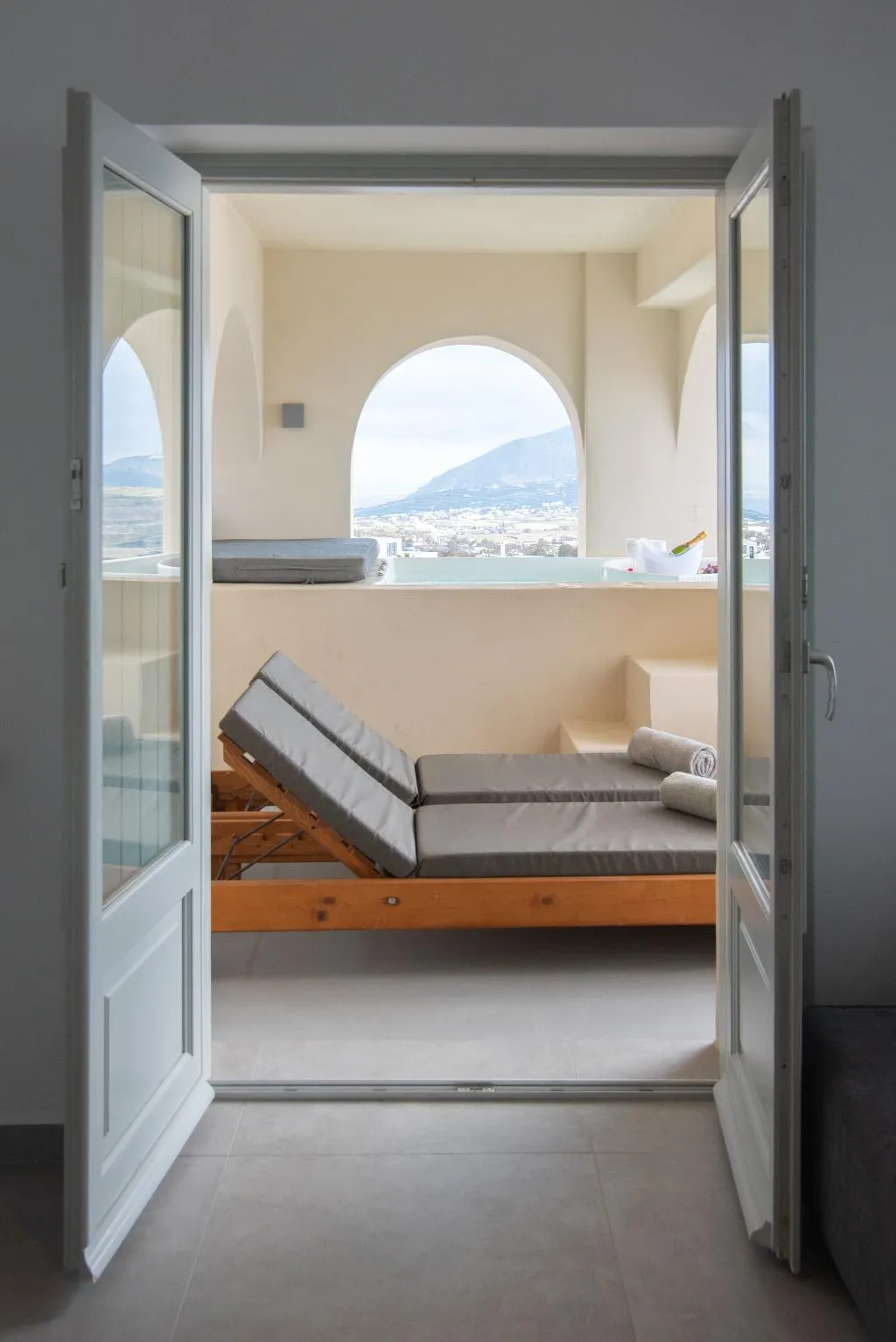 SUITE EXECUTIVE Room, Caldera Cliff Illusion Suites, Santorini