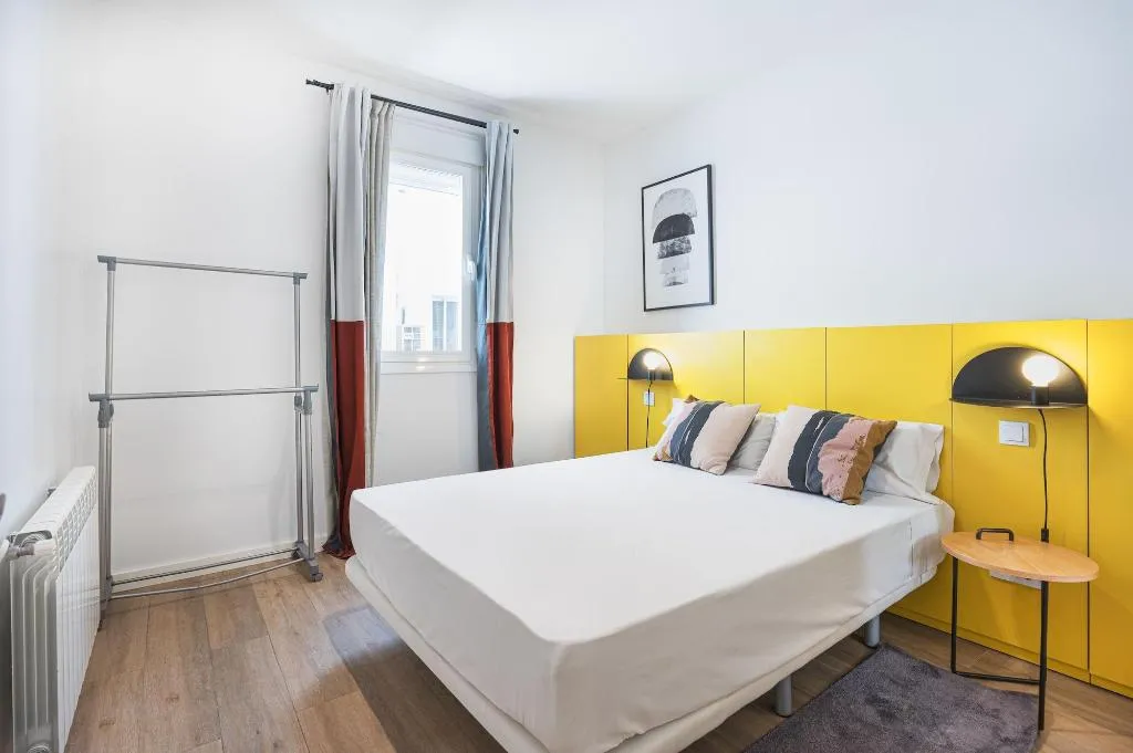 Room, Smartr Atocha Reina Sofia, Madrid