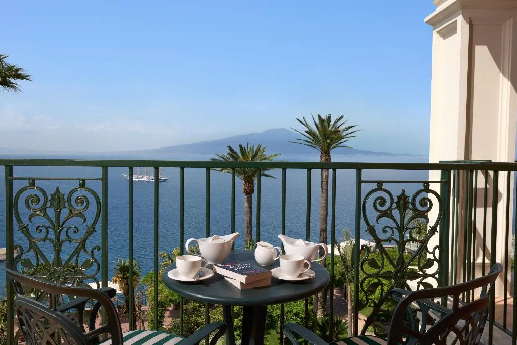 SUITE SEA VIEW Room, Grand Hotel Royal, Naples